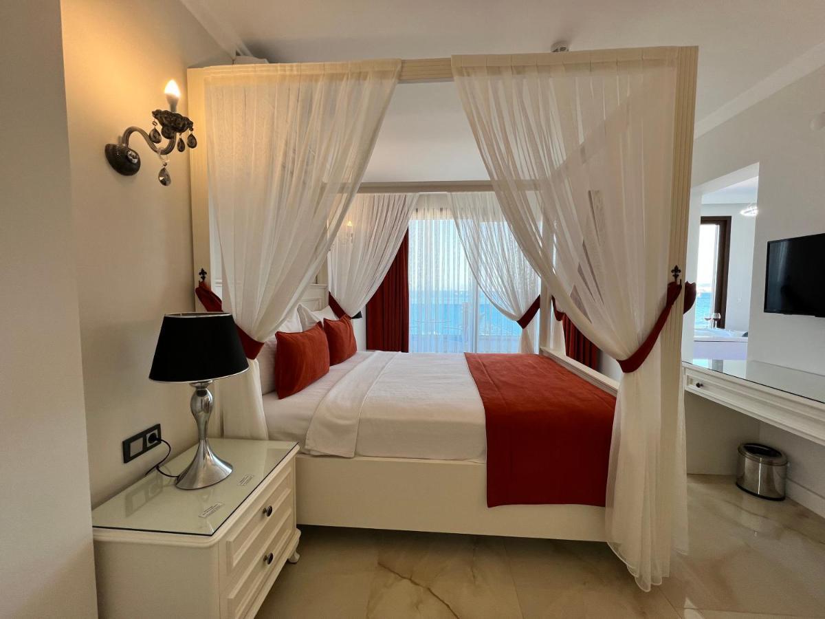 Rota Seaside Otel Cunda Buitenkant foto